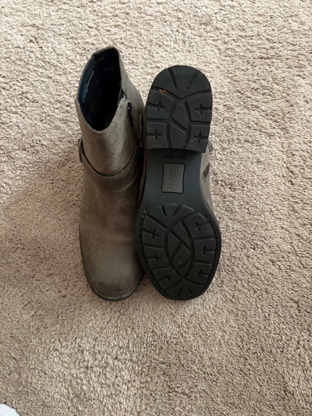 Born Suede Ankle Boots in charcoal size 8 like new - Picture 4 of 5